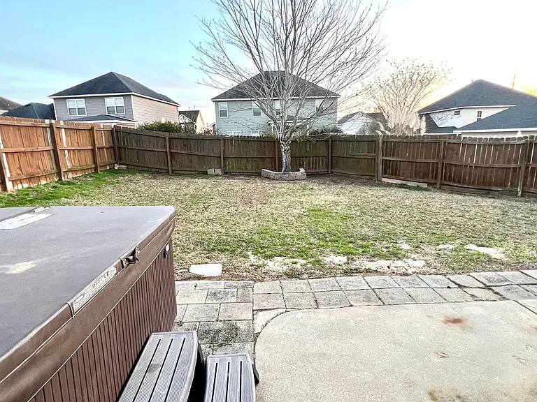 702 Wickham Dr — Photo 14