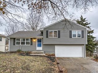 6909 N Walnut St, Gladstone, MO 64118
