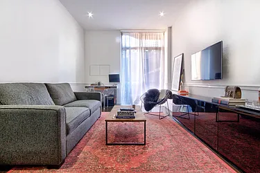 Rented by R New York