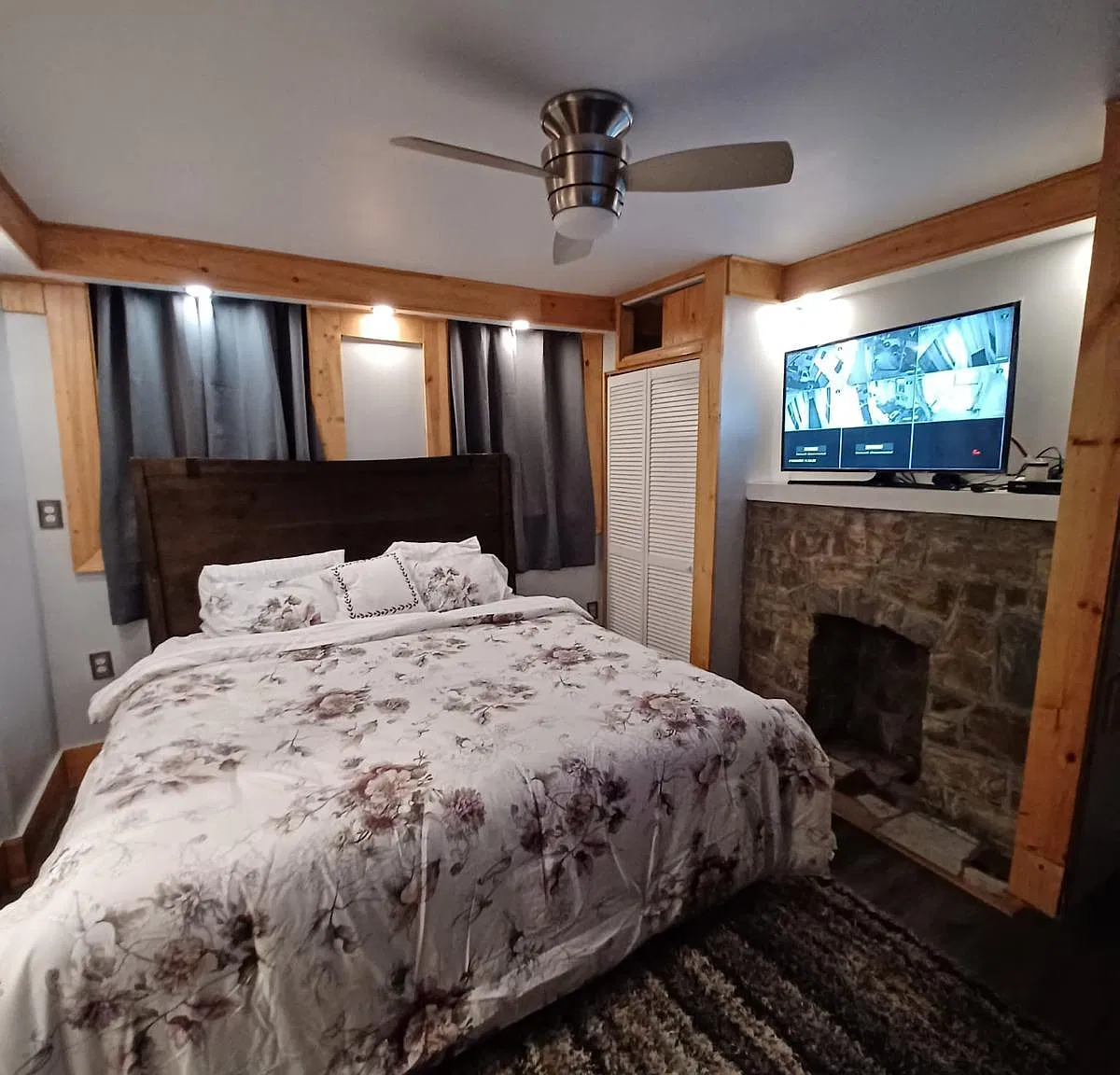 3 bed, 1.5 bath, $1,300 — Photo 3