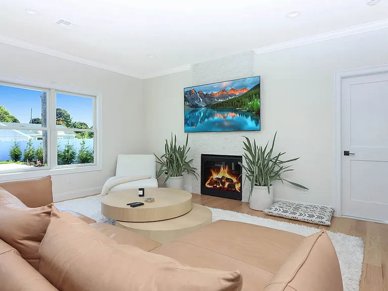 950 Tasker Ln — Photo 12
