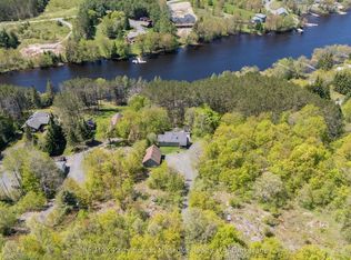 587 Centre Rd, McKellar, ON P2A 0B4