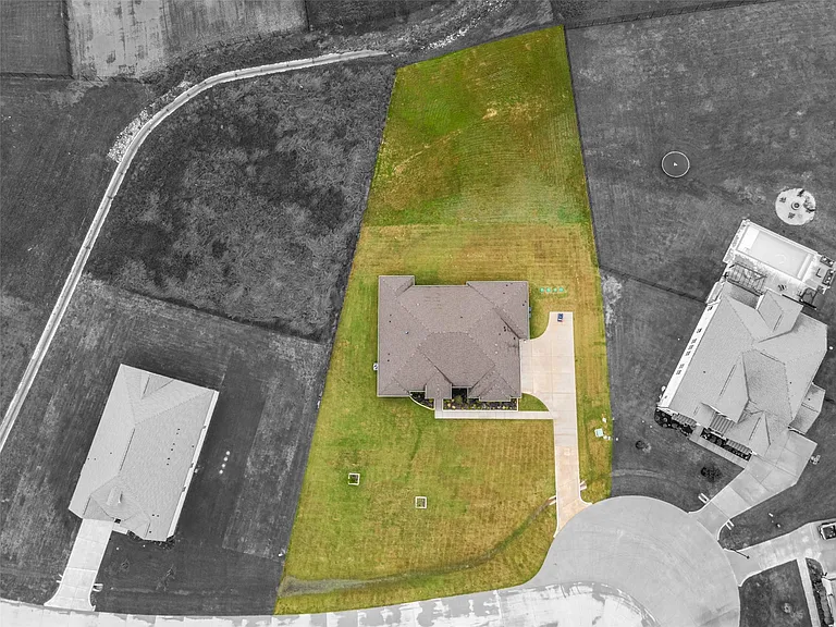 4013 Tamarack Ln — Photo 3