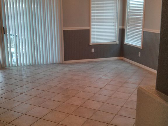 4th image of 2971 W Abraham Ln