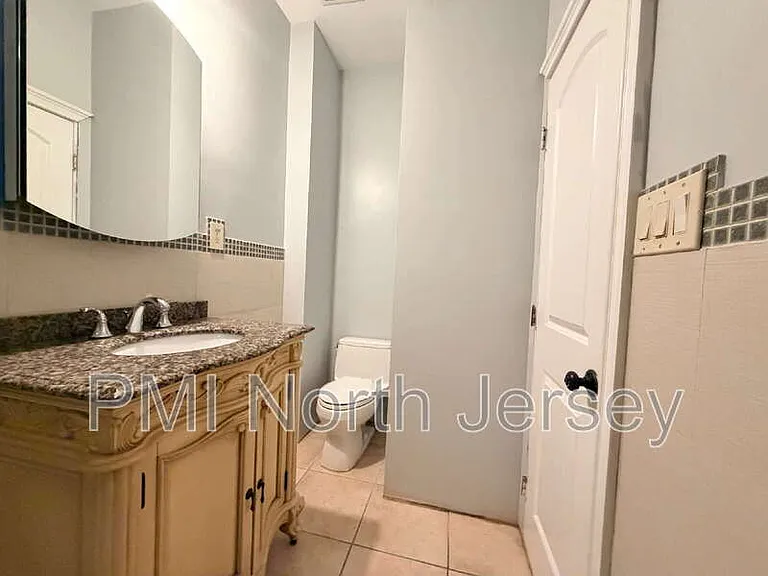 227 Washington Ave — Photo 29