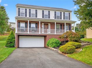 224 Field Club Cir, Mc Kees Rocks, PA 15136