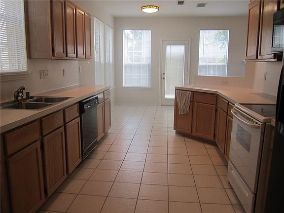 4th image of 3708 Dentelle Dr