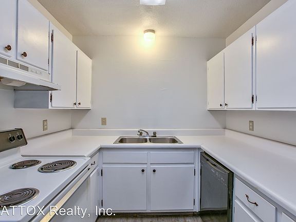 4th image of 413 E 7th Ave APT 01