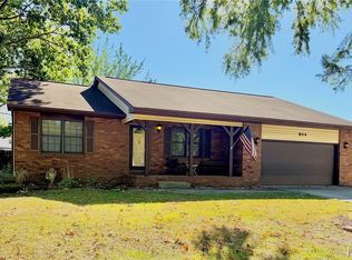 804 Wildwood Dr, Bethalto, IL