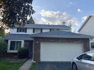 1137 Greensfield Dr, Naperville, IL 60563