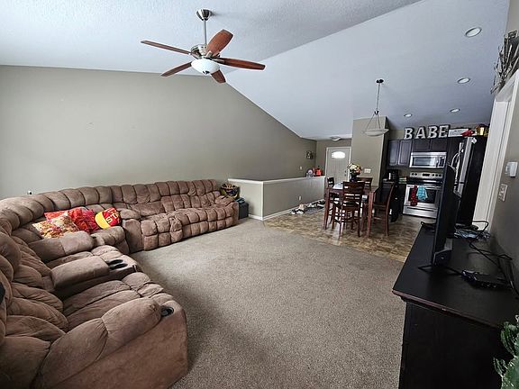 2nd image of 307 Sunflower Dr