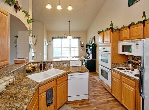 3rd image of 356 Beal Ln