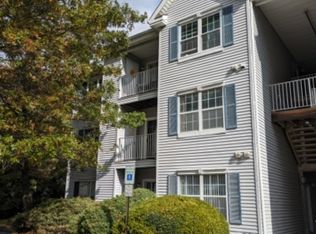 305 Stratford Pl, Bound Brook, NJ 08805