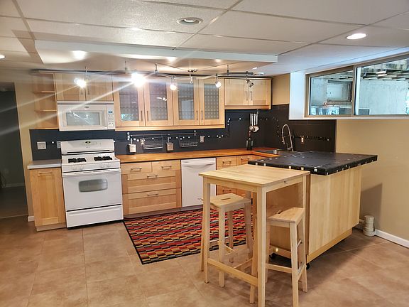 2nd image of 2071 Skyway Dr
