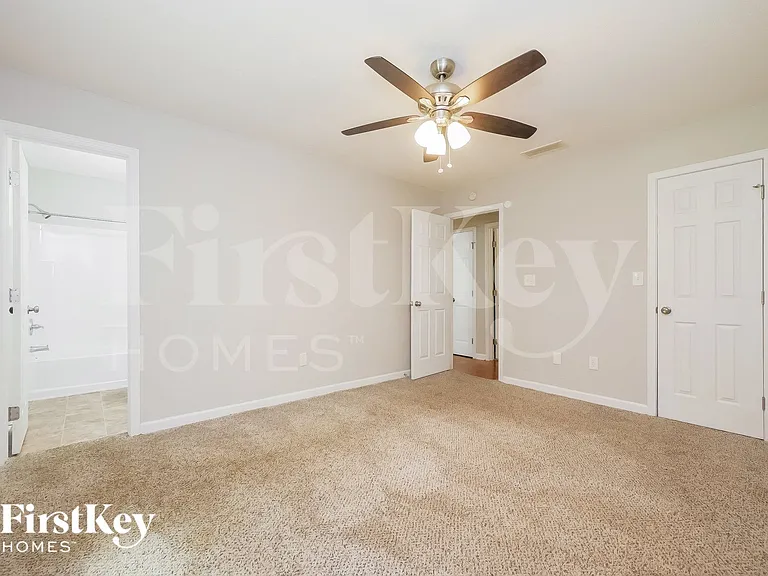 736 Rowe Rd — Photo 10