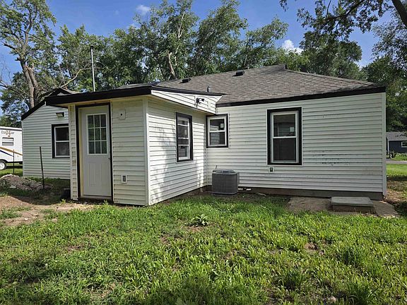 3rd image of 4329 Kennett Ave