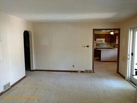 5th image of 2910 Oxford Ave