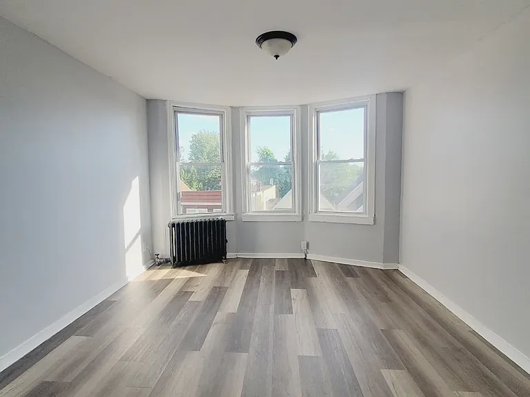 144 Clendenny Ave #3E — Photo 4