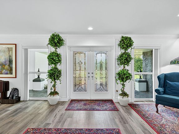 4th image of 450 S Naranja Avenue