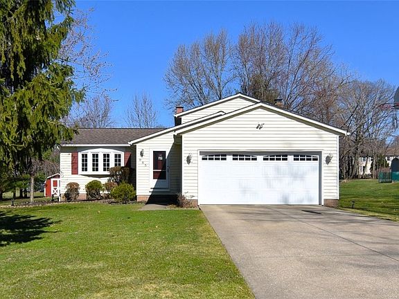 2nd image of 985 Berkshire Dr