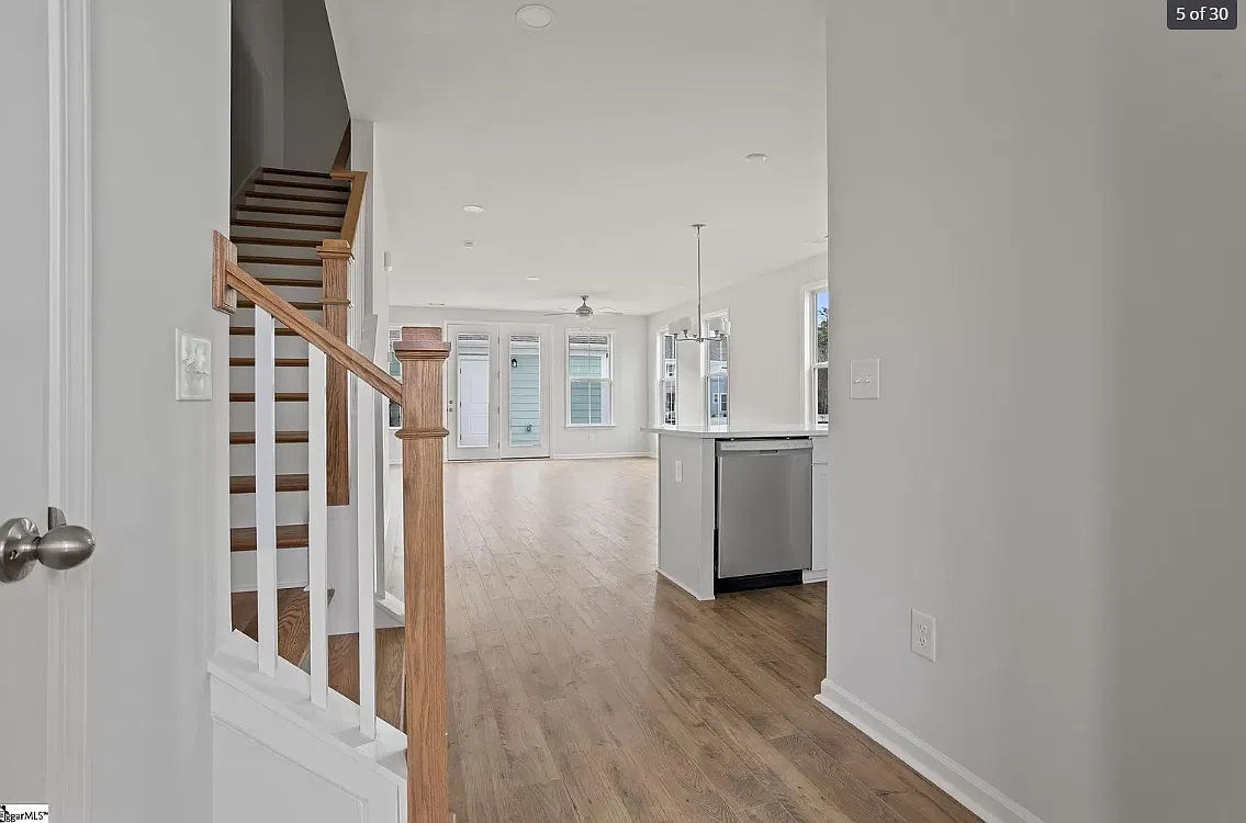 3 bed, 2.5 bath, 1512 sqft, $2,235 — Photo 3