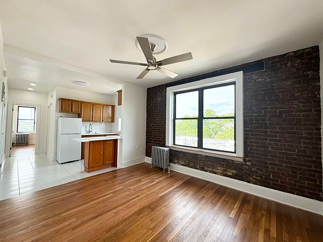 1st image of 21-14 Crescent St #D6