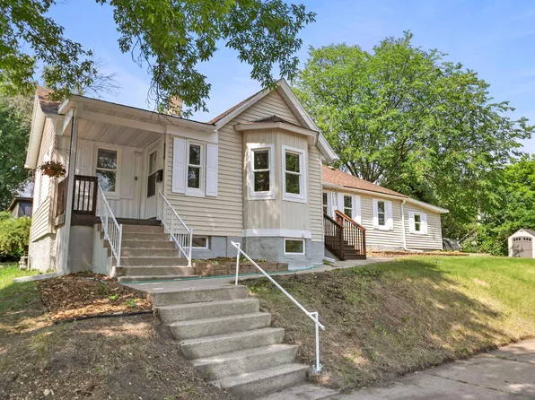906 Desoto St, Saint Paul, MN 55101