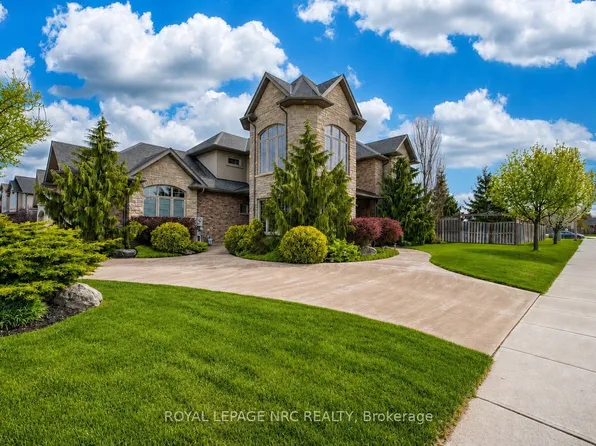 8479 Forestview Blvd, Niagara Falls, ON L2H 0B2