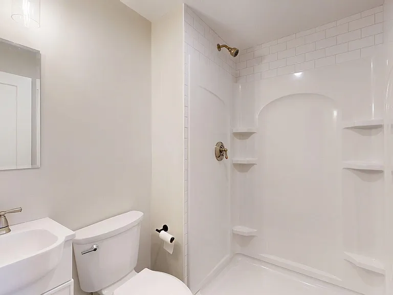 273 Maverick St #7 — Photo 6