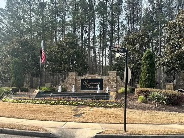 608 Walker Ct, Canton, GA 30114