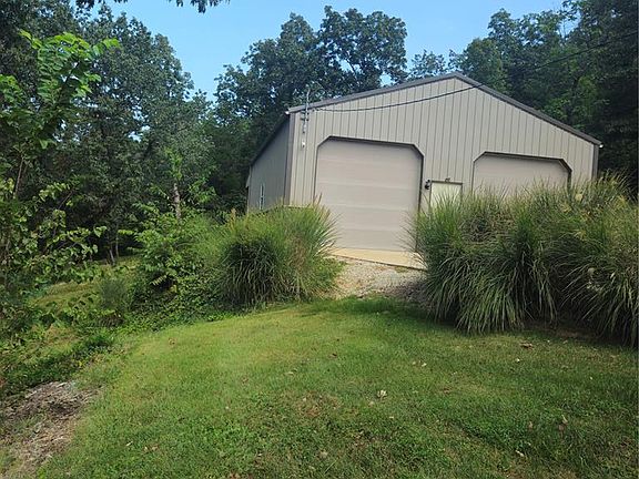 3rd image of 119 Willow Creek Rd