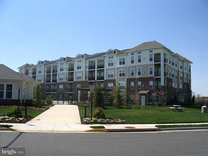 1st image of 3830 Lightfoot St Unit 328