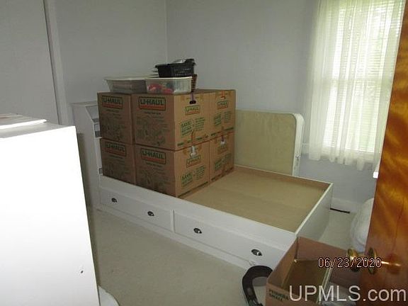 5th image of 613 E Sagola Ave