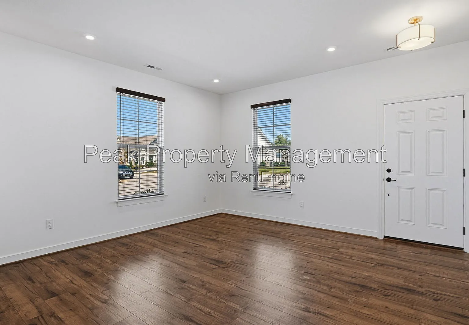 3 bed, 3.0 bath, 1687 sqft, $2,500 — Photo 4