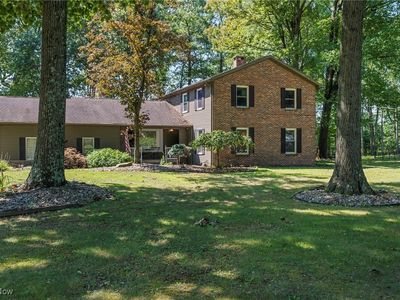 1929 Twin Oaks Dr, Girard, OH, 44420