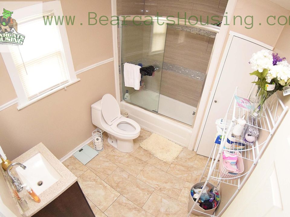 2nd image of 138 Beethoven St #2-3