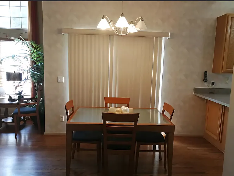 5689 Versailles Ave — Photo 10