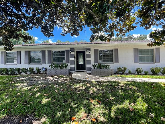 5th image of 4689 Posada Dr