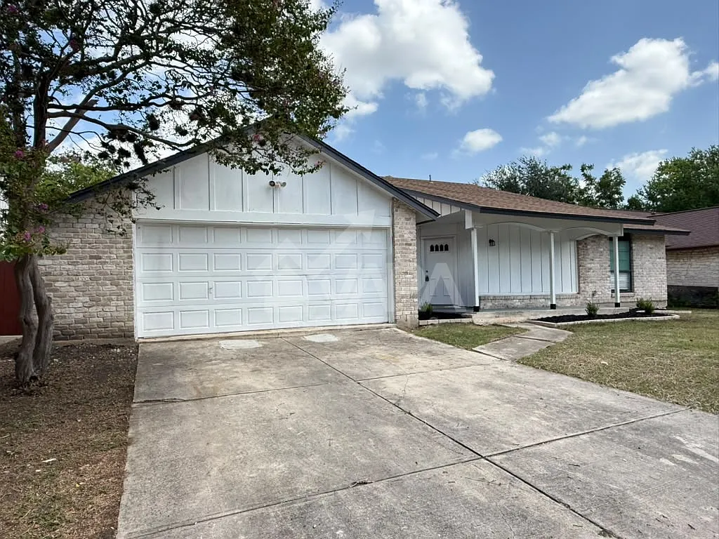 3 bed, 1792 sqft, $2,050 — Photo 2