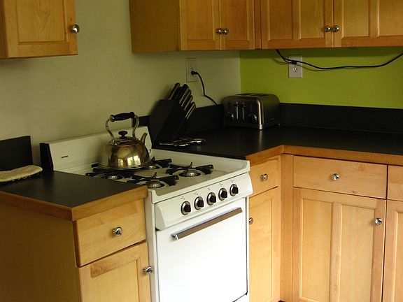 4th image of 948 Passage Ln