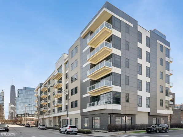 367 W Locust St Unit 403, Chicago, IL 60610