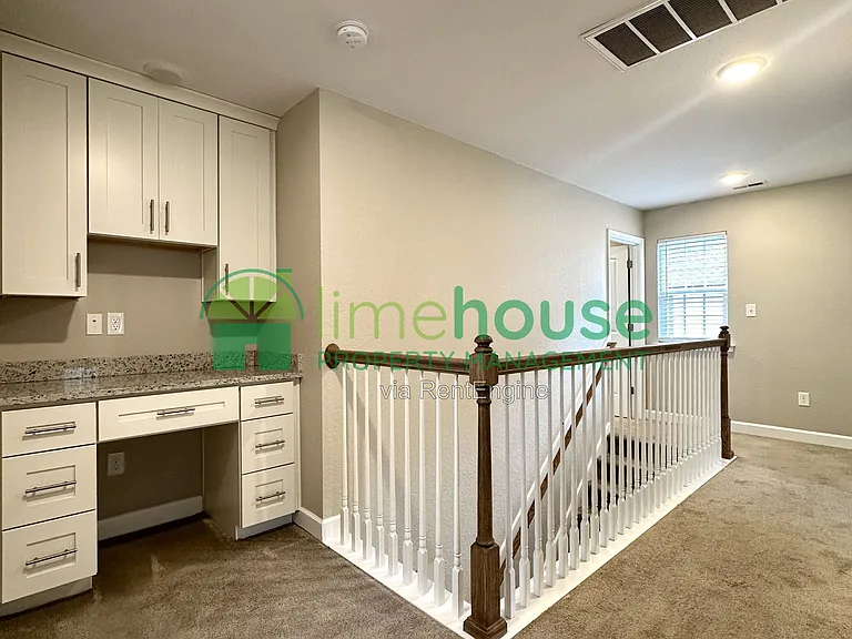 2101 Ball St — Photo 11