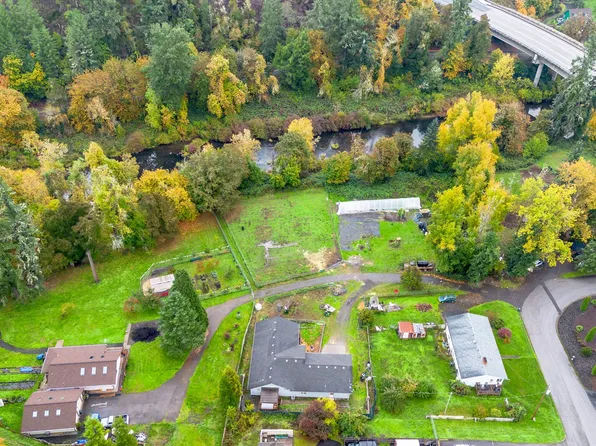 460 Main St, Elkton, OR 97436