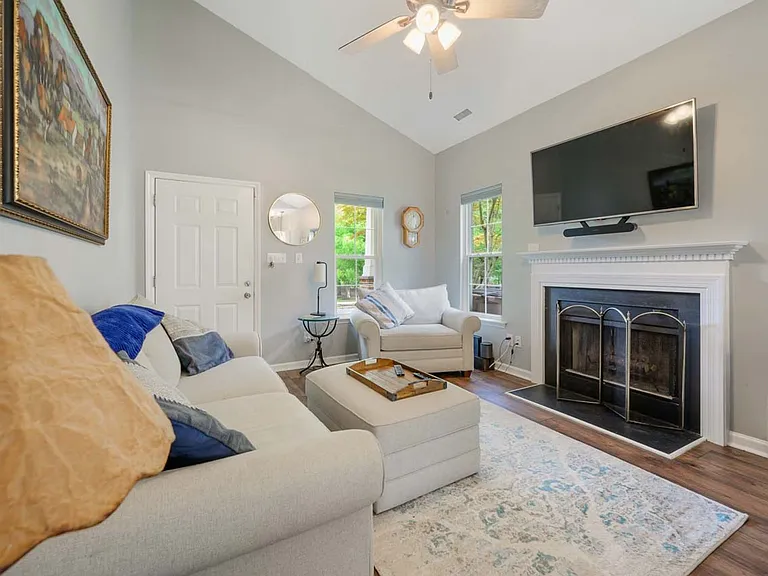 200 Highgate Cir — Photo 13