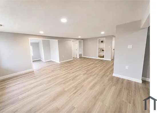 2504 Collier St — Photo 6