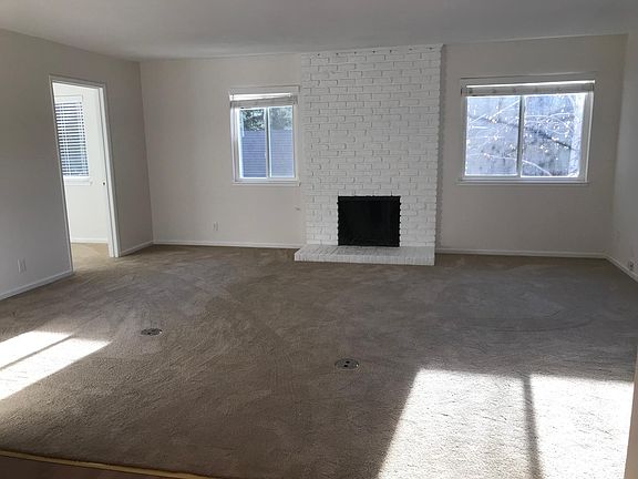 5th image of 216 Webster St