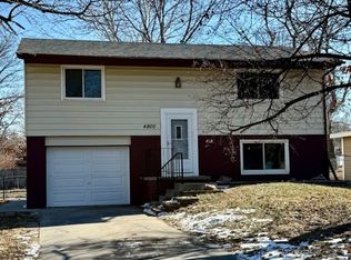 4800 Tipperary Trl, Lincoln, NE 68512