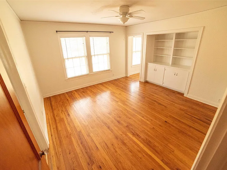5409 Woodview Ave — Photo 12