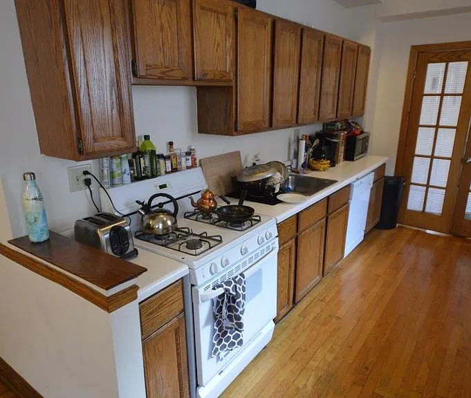 845 W Sheridan Rd #2 — Photo 3