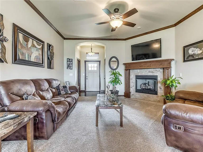 3020 Canton Trl — Photo 9